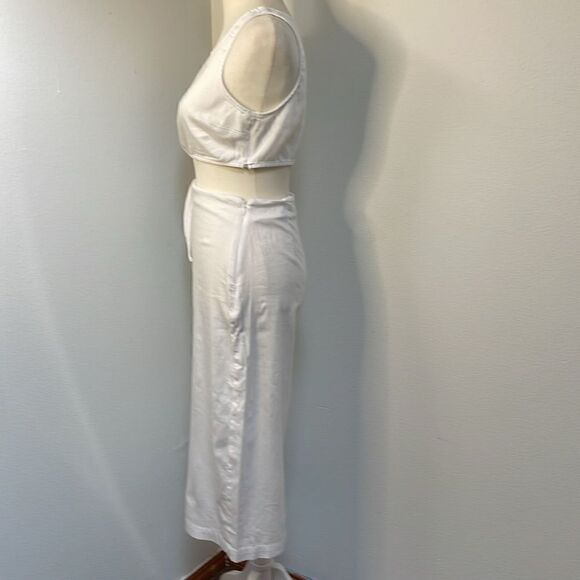 Forever 21 two piece cotton dress.  Ties at the middle to connect.  Size Small. - Picture 2 of 7